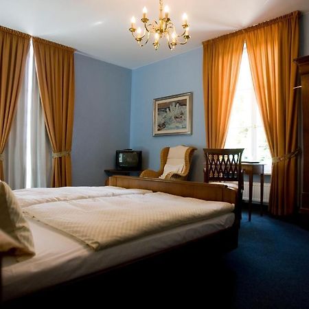 Hotel Restaurant Villa Fayence Wallerfangen Kültér fotó