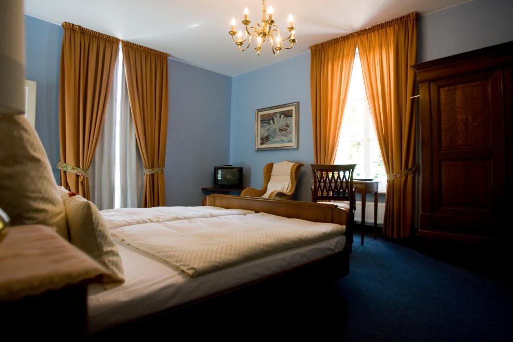 Hotel Restaurant Villa Fayence Wallerfangen Kültér fotó